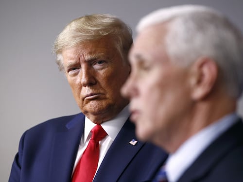 "Pence rifiuta di appoggiare il ribaltone contro Trump"
