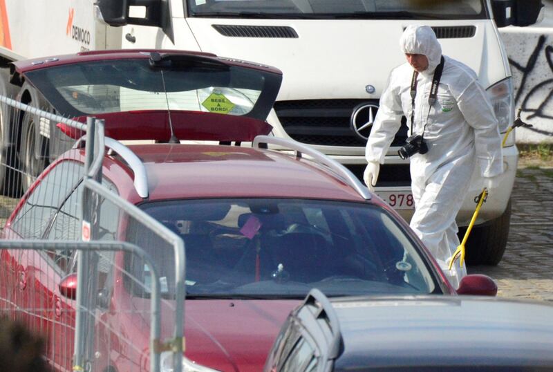 Anversa, tenta di travolgere la folla con l'auto 6