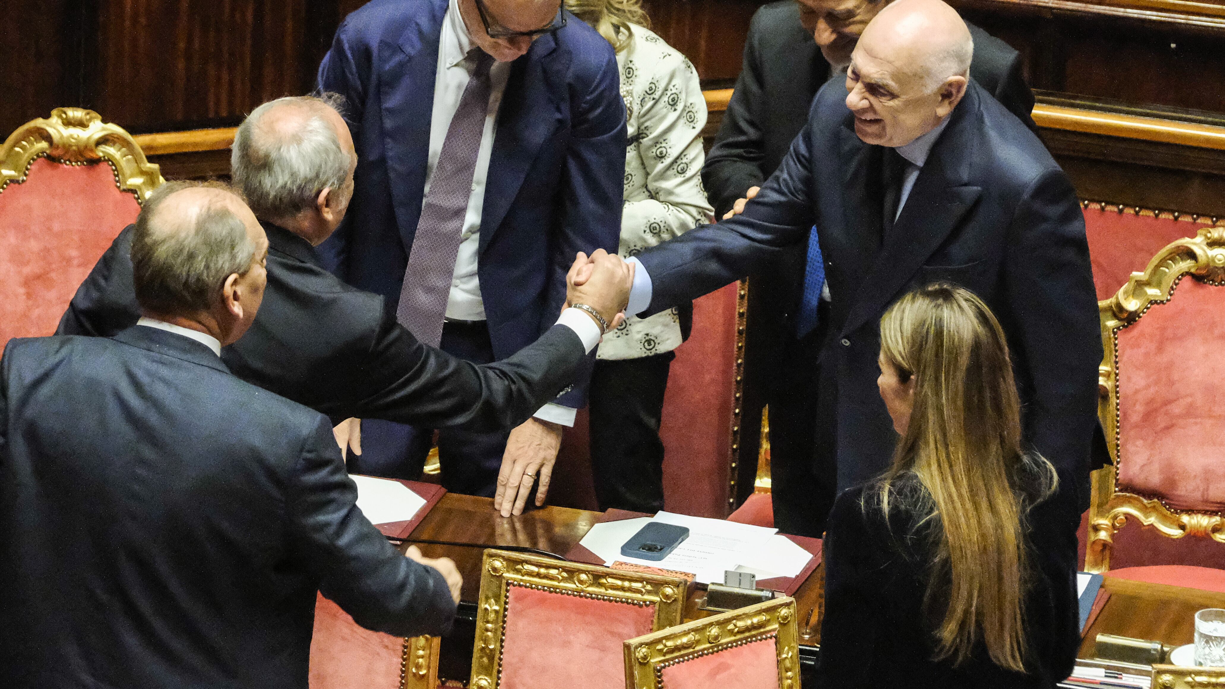 Sì alla riforma attesa da trent'anni. "Italia più forte, parola ai cittadini"