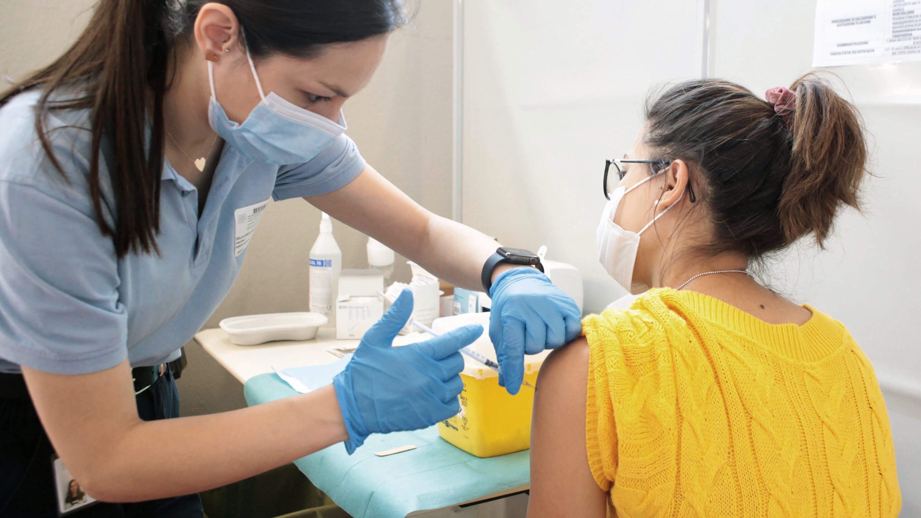 Caso AstraZeneca, in Lombardia per gli under 60 i richiami dal 17 giugno con altro vaccino