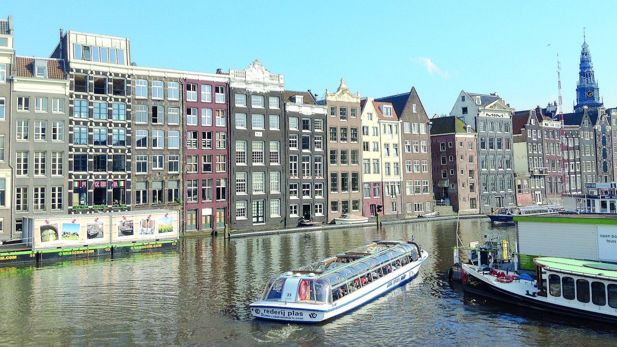 Amsterdam da riscoprire tra mostre e canali nei 125 anni di Van Gogh