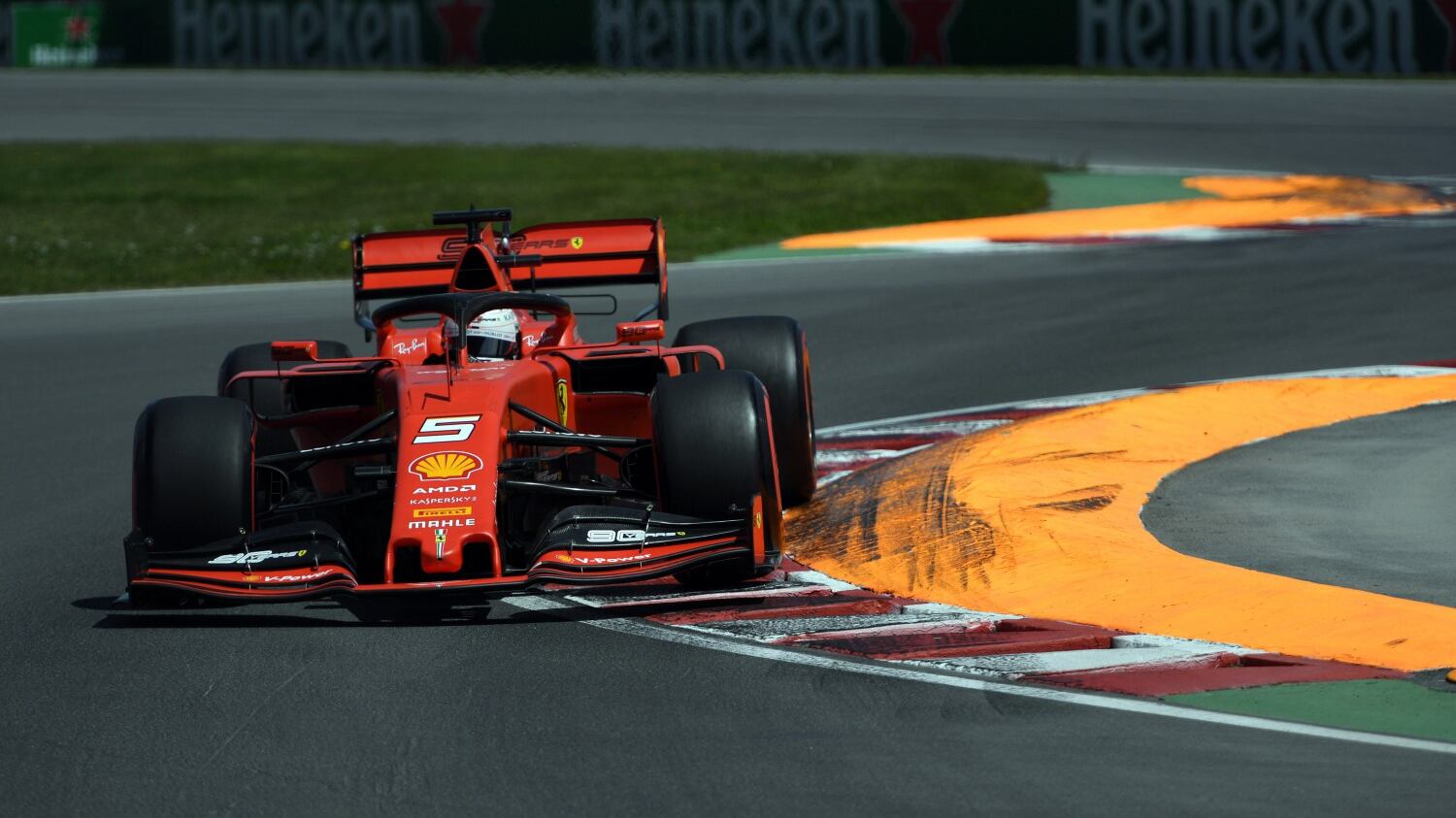 Seb: "Finalmente", Charles: "Spiegatemi"