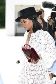 Rihanna super sexy alla Fondazione Vuitton 9