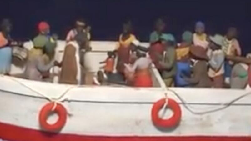 A Padula Gesù Bambino nasce sul barcone dei migranti