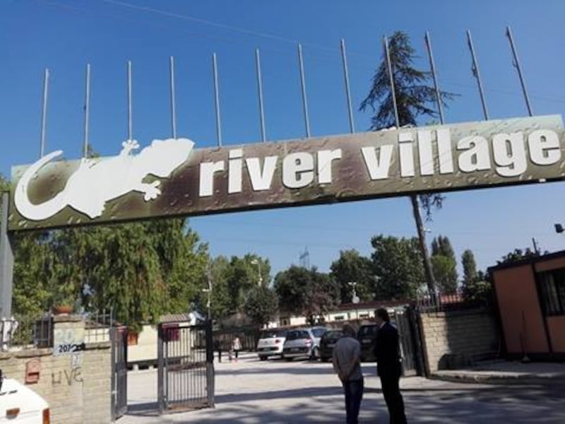 Camping River, il primo campo rom chiuso dalla Raggi 1