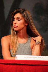 Belen Rodriguez, sexy in bianco e nero 14