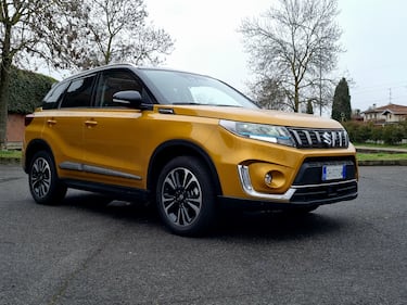 Suzuki Vitara Hybrid 140V: guarda le foto 8