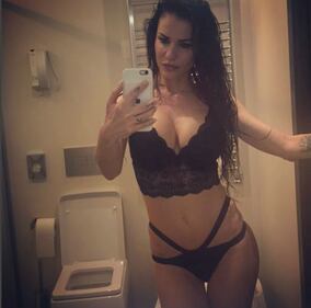 Antonella Mosetti hot in barca 8