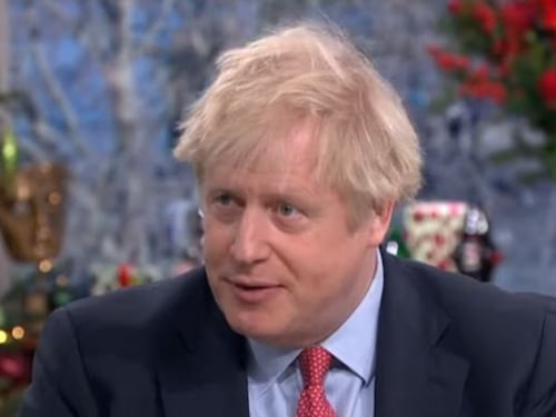 Johnson si scusa per un articolo sulle donne con il burqa