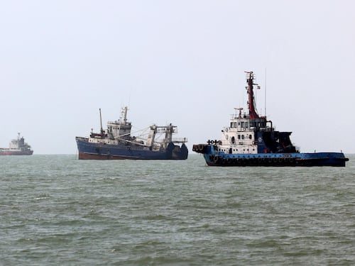 Un avamposto cruciale nello Stretto di Hormuz: ecco perché gli Usa hanno attaccato l’isola di Larak