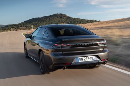 Nuova Peugeot 508 2023: guarda le foto  11