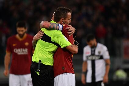 L'Olimpico ai piedi di Daniele De Rossi: gli scatti dell'ultima del capitano 4
