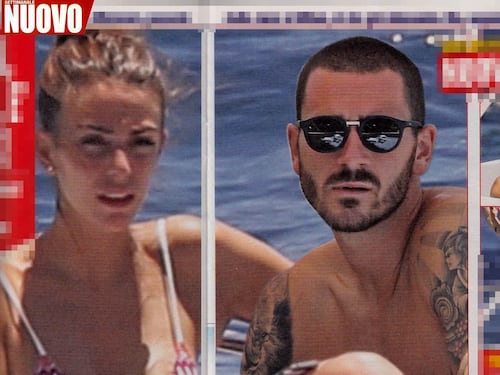 Lady Bonucci pizzicata al mare col marito: il topless è esplosivo