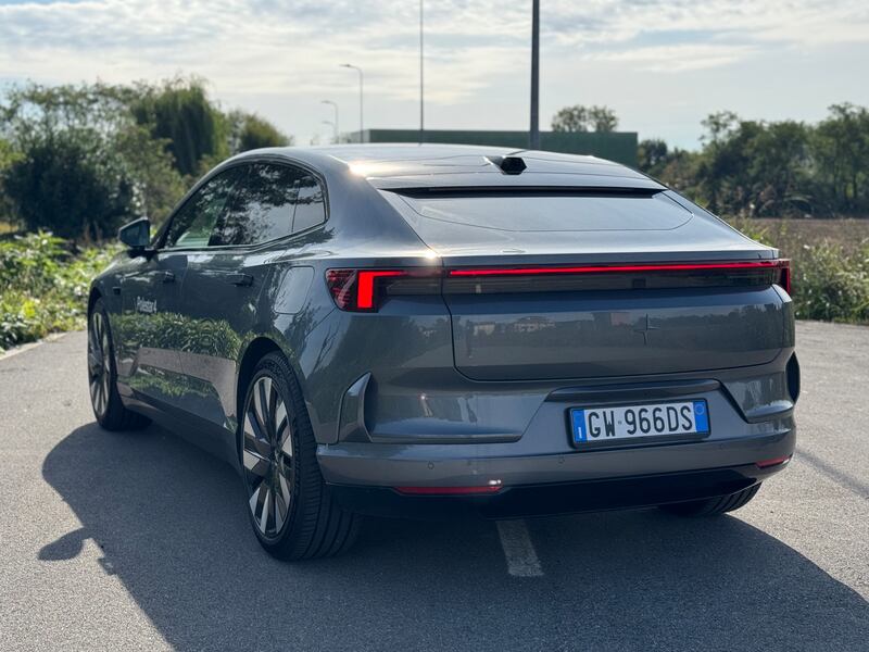 Polestar 4: guarda la gallery del nuovo crossover elettrico senza lunotto 20