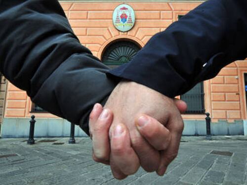 Minacce e insulti perché gay: "Fuori quei due dal condominio"