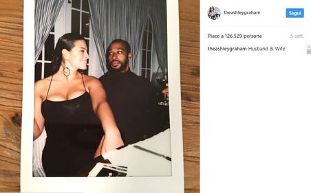 Ashley Graham sexy con gli occhiali 13
