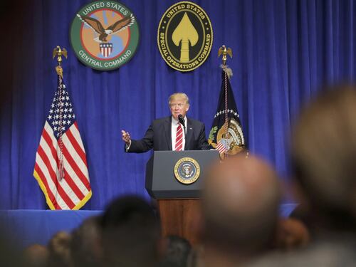 Trump: "I media coprono i terroristi ma gli Usa li sconfiggeranno"