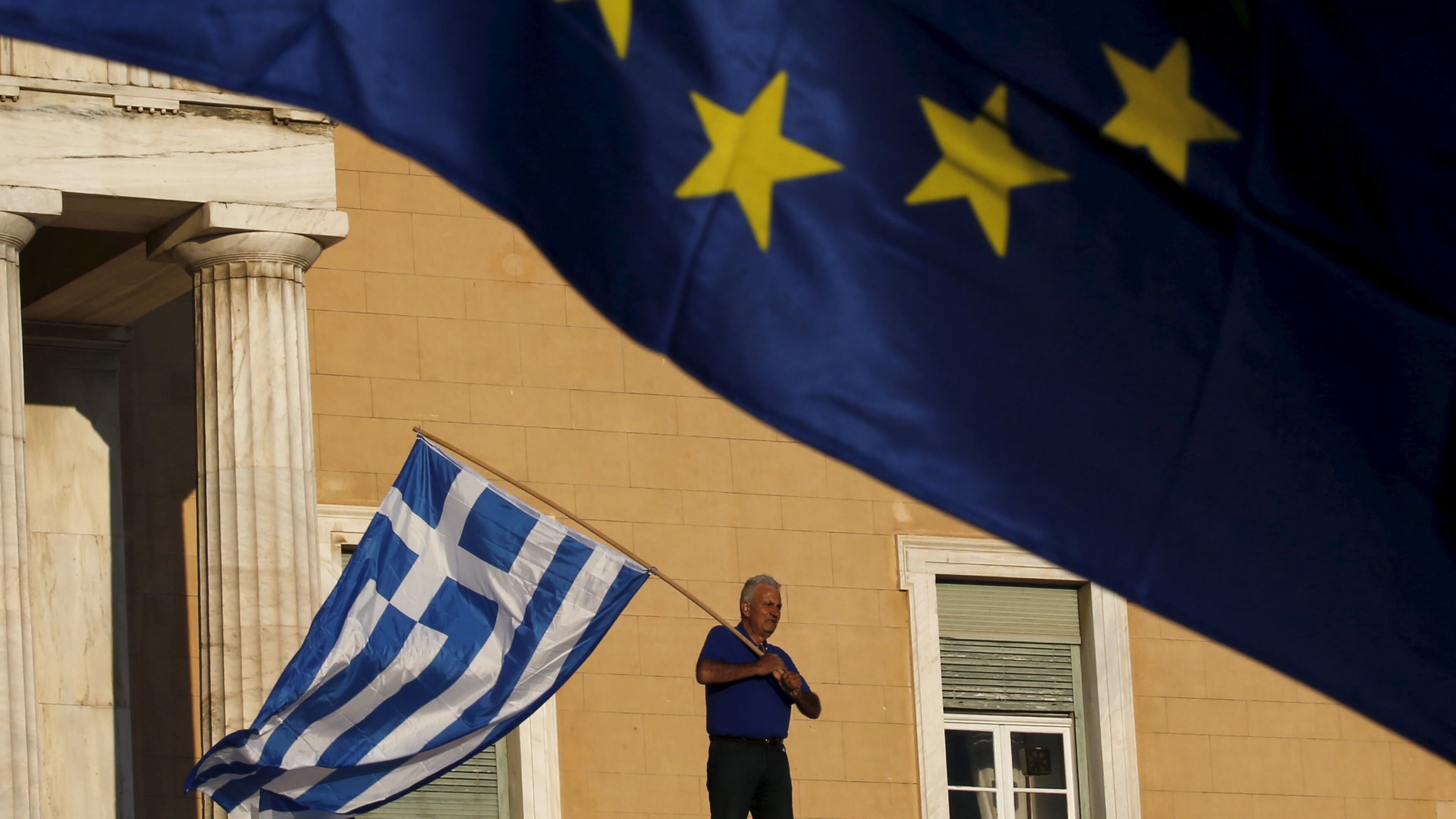 L'ultima carta di Tsipras: "Riforme in cambio di soldi"