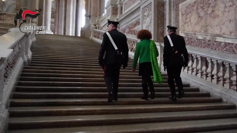 Turista ruba una mattonella dalla Reggia di Caserta: l'intervento dei carabinieri 6