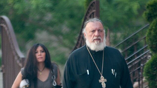 Sesso, fetish e tacchi a spillo: trema la chiesa ortodossa Usa