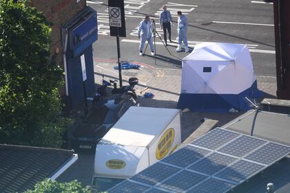 Londra, fuori dalla moschea dopo l'attacco 10