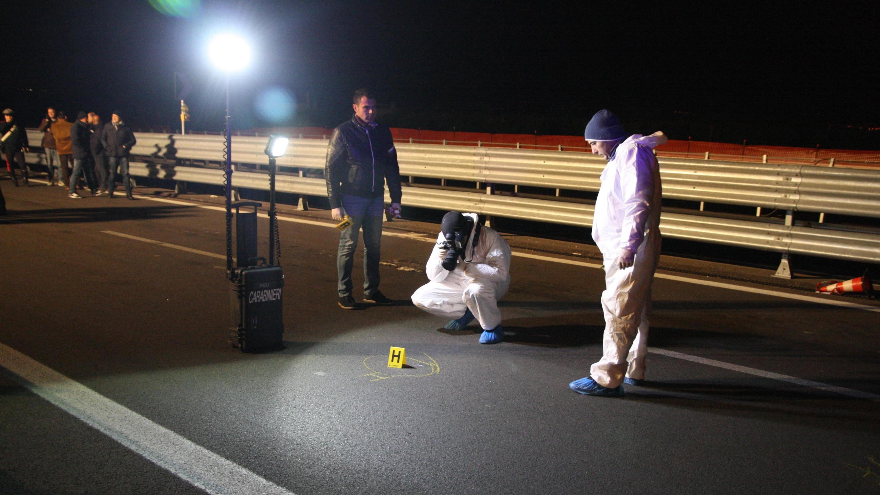Taranto, sparatoria sulla statale: morte 3 persone, di cui un bimbo