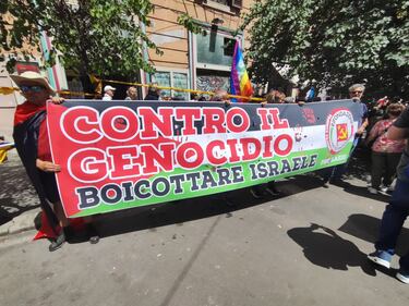 "No al genocidio", gli slogan in piazza a Roma. Contestato pure il Pd 3