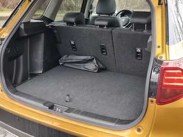 Suzuki Vitara Hybrid 140V: guarda le foto 13