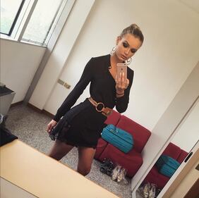 Mercedesz Henger sexy lato b tra le lenzuola 6