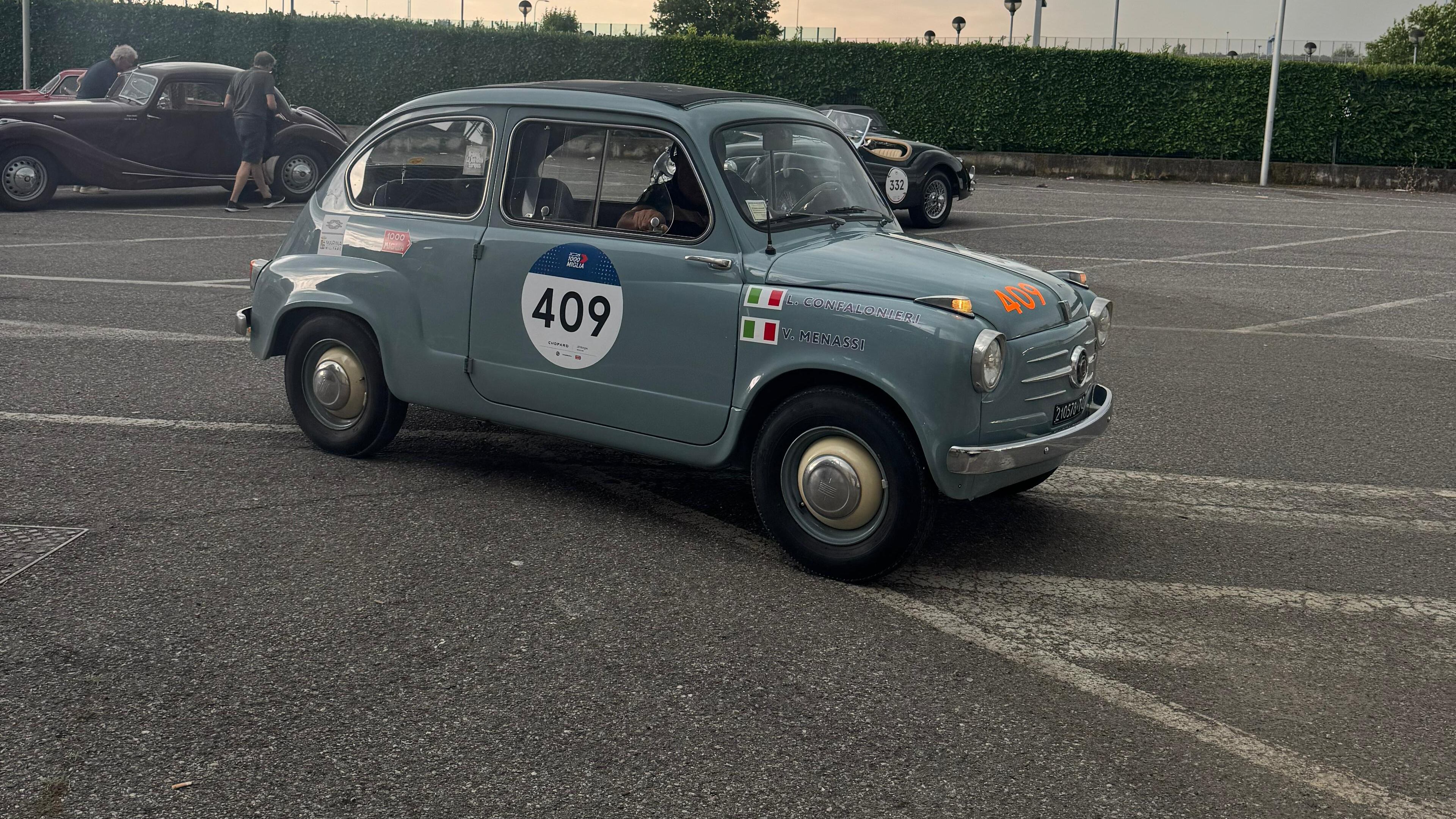 In gara alla Mille Miglia a bordo della Fiat 600