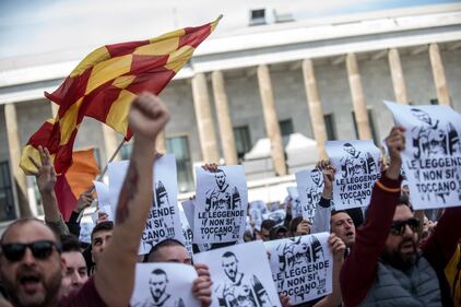I tifosi della Roma protestano per De Rossi 2