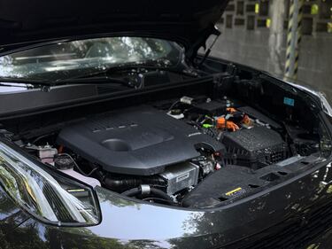 Lynk&Co 01 2025: guarda la gallery del nuovo SUV plug-in 10