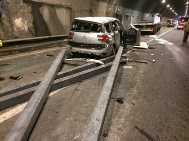 In Valcamonica un camion perde il carico e travolge 5 auto, 2 morti 7