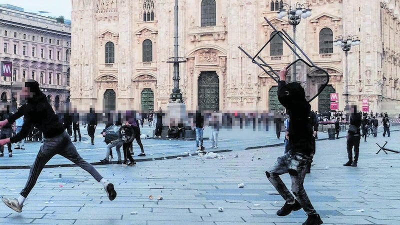 “Mamma, perché i ragazzi della mia età sono scesi in piazza per distruggere tutto?”. Così ho spiegato a mio figlio gli scontri a Milano