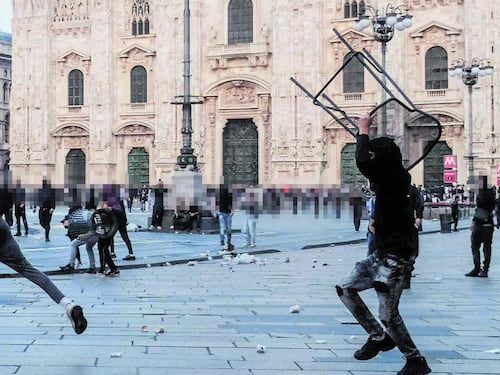“I miei amici mi hanno detto di andare a fare la rivolta”, “Non ero molto consapevole”. Le difese dei fermati dopo gli scontri a Milano
