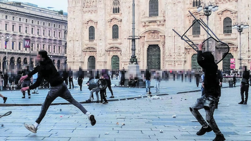 “I miei amici mi hanno detto di andare a fare la rivolta”, “Non ero molto consapevole”. Le difese dei fermati dopo gli scontri a Milano