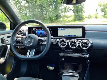 Mercedes Classe A 180d: guarda la gallery della berlina premium 18