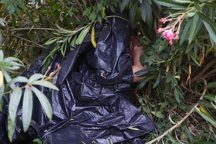 Roma, neonata trovata morta tra i cespugli a Villa Pamphili. A pochi metri scoperto anche il corpo di una donna in un sacco nero 3