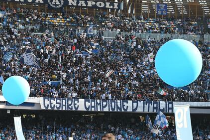 Il Napoli fa festa al Maradona: le immagini della partita con la Fiorentina 5