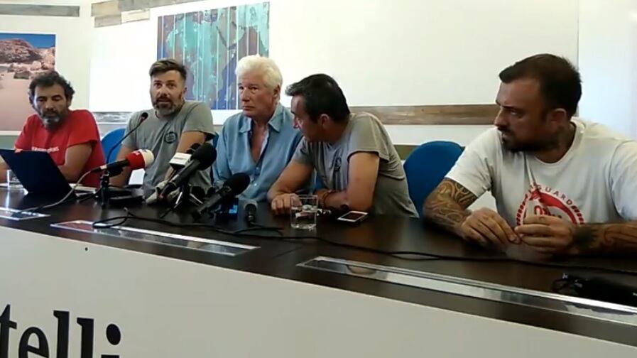 Open Arms, doppio esposto in procura: "Situazione grave"