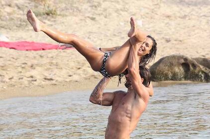 Siria De Fazio nuda nella vasca da bagno 28