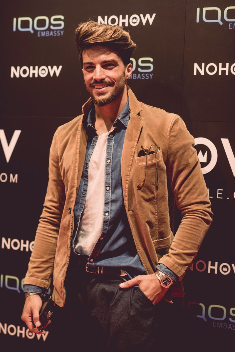 Milano, Mariano Di Vaio "commesso" per un giorno: apre il primo e-shop 2
