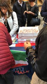 FdI contro i tortellini di pollo regala la mortadella 3