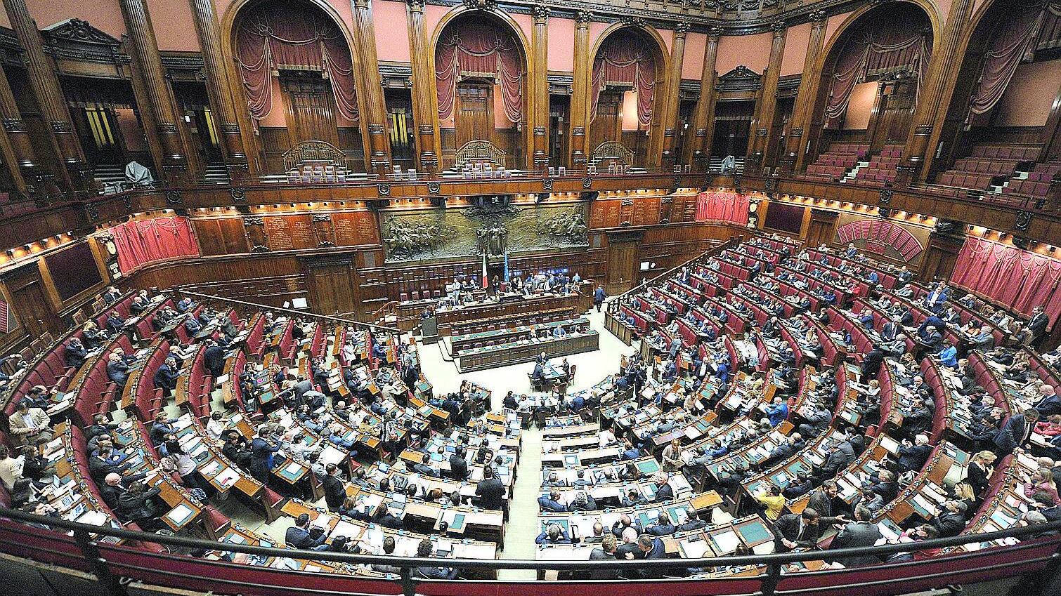 Via libera ai tagli sugli stipendi per il personale della Camera dei deputati