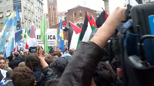Tensioni al corteo di Milano 6
