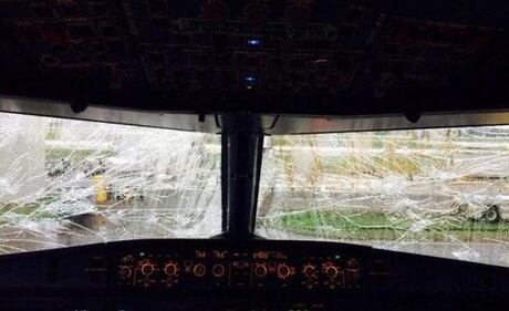 Aereo della TAM distrutto dalla grandine 1