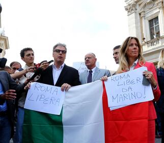 Marino contestato a Roma 3