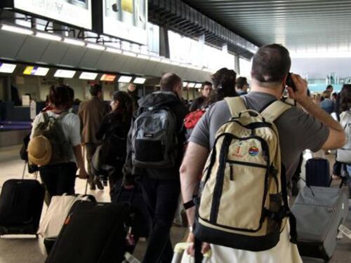 Più partenze che arrivi: l'Italia degli emigranti