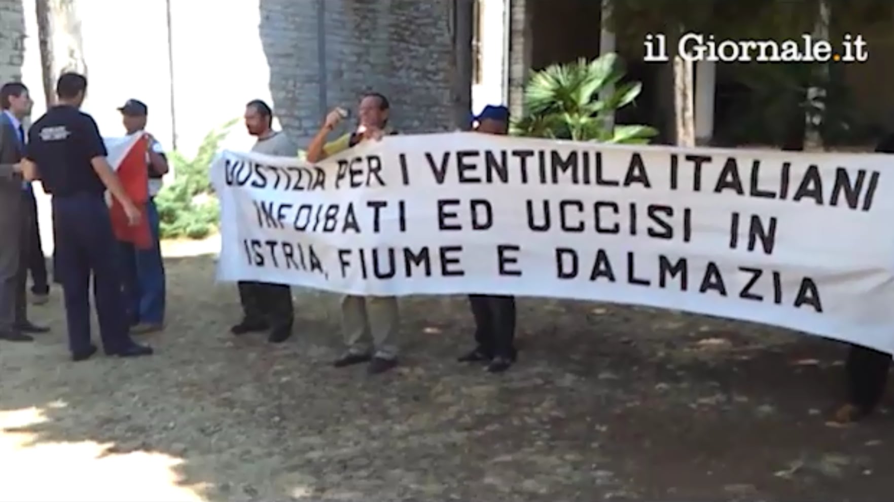 Gli esuli umiliati a Pola