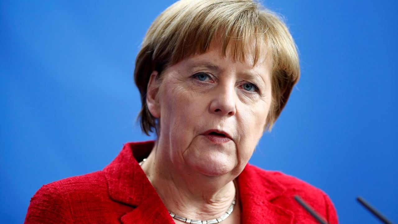 Merkel in caduta libera: silurato il fedelissimo Volker Kauder